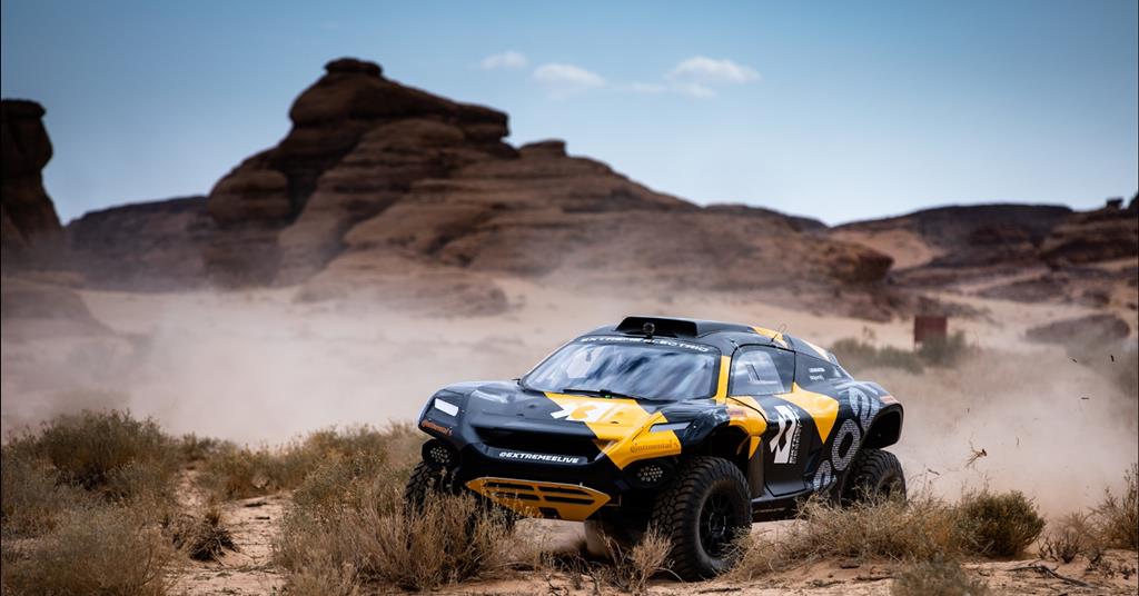 extreme e truck driving in the desert